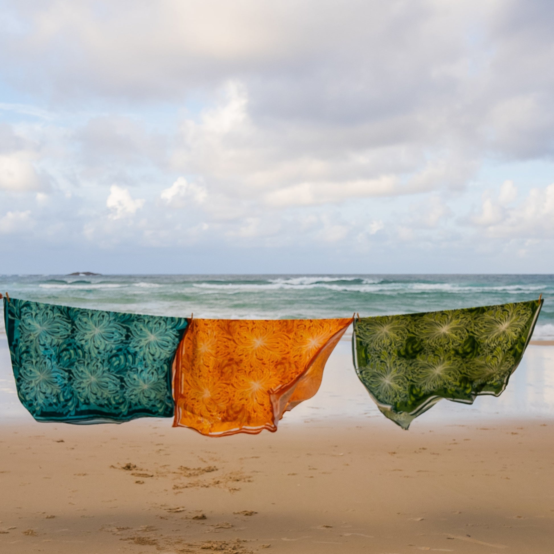 Pareo / Sarong – Lotus Seaweed, Palm